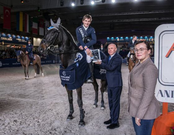 Eoin und Nabab's Atlanto siegen im Hauptspringen am Freitag. Foto: CAVALIADA Poznan CSI4*W